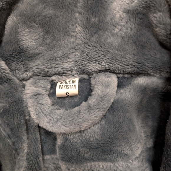 Plush Gray Robe Small - Picture 3 of 4